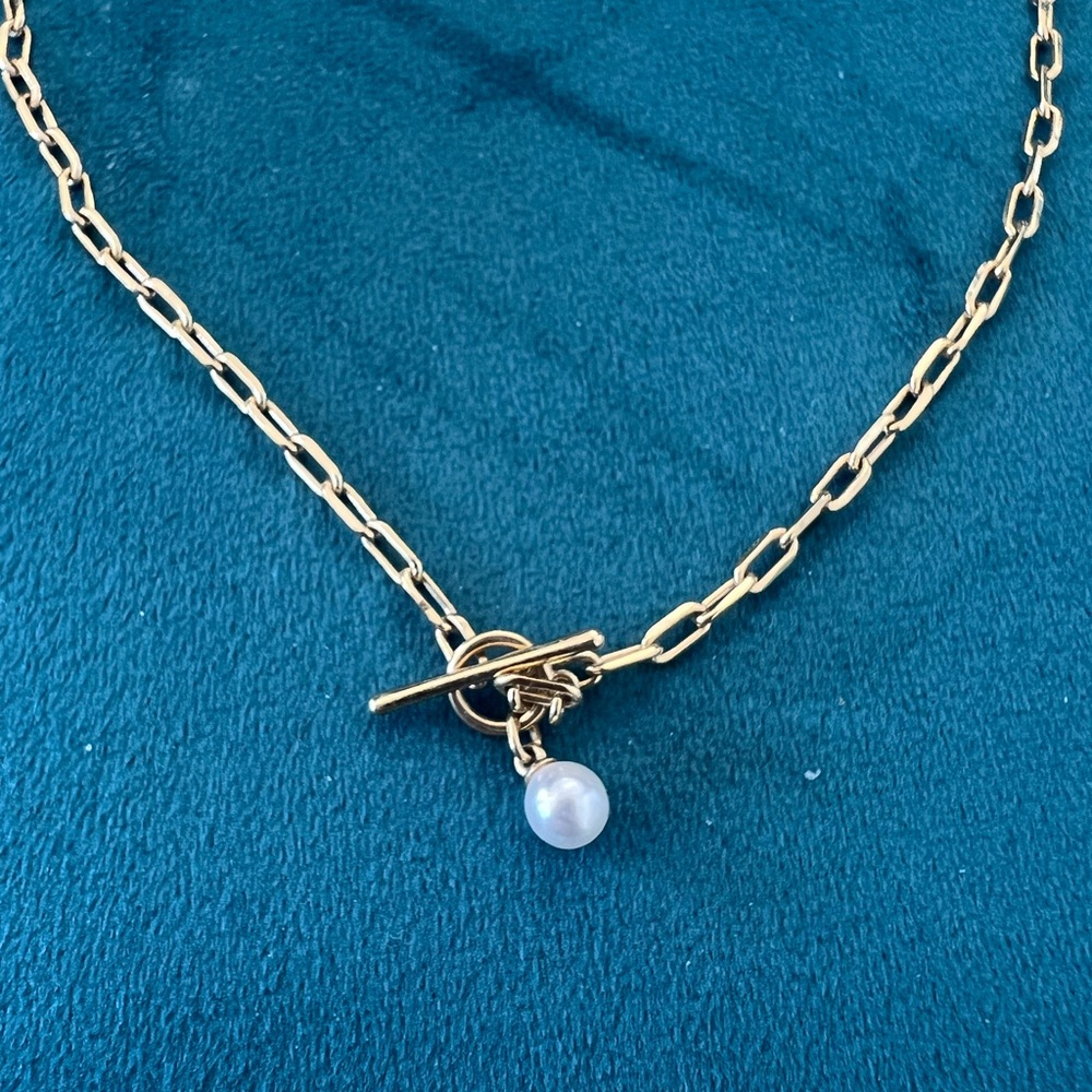 Elegant Gold Chain Necklace with Pearl Pendant